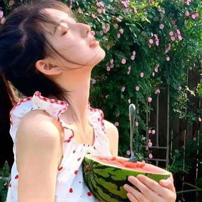 吃瓜的女孩头像,揭秘吃瓜女孩的时尚头像魅力